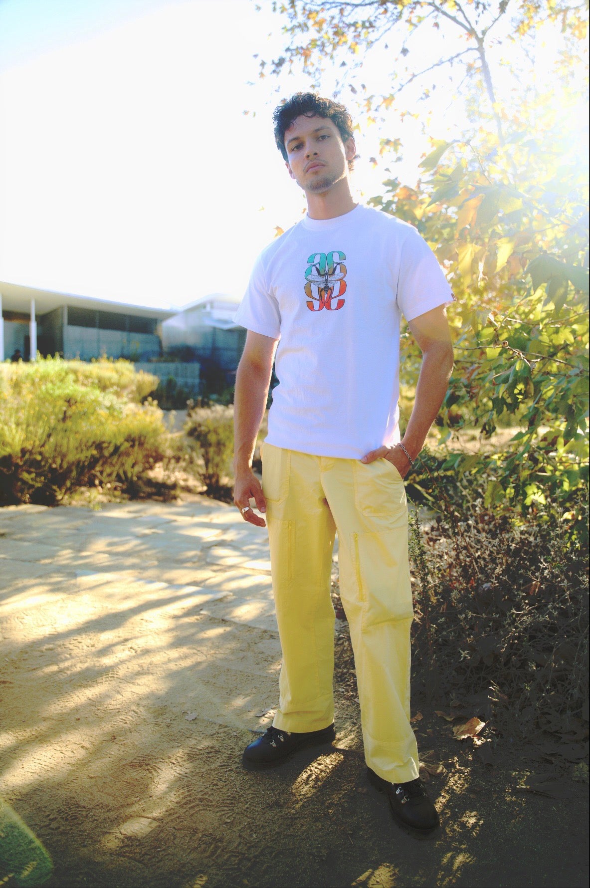 "SUNSET MANTIS" WHITE TSHIRT